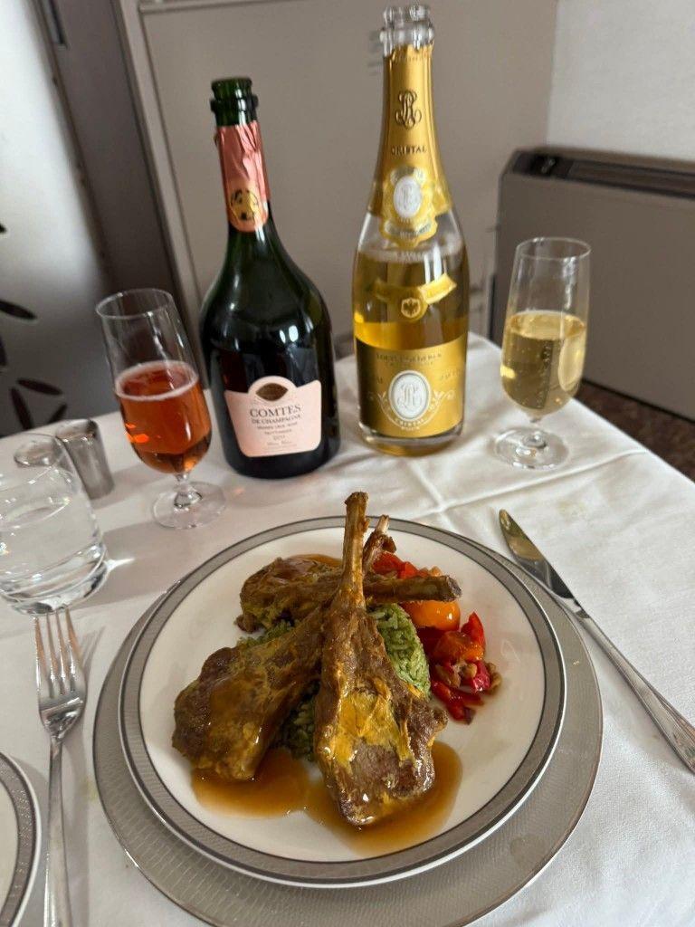 In-flight dining 6